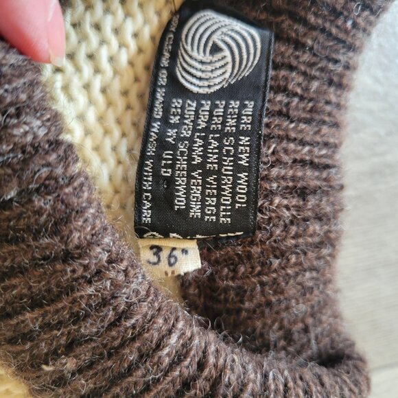 Vintage Nordic Style Pure New Wool Sweater With Geometric Patterns Unisex Fit Si - Picture 4 of 6